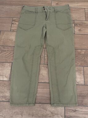 Anthropologie Pilcro the wanderer Green utility style pants size 31